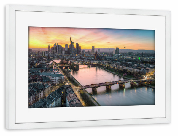 Poster mit Rahmen weiß "Frankfurt am Abend" artboxONE - Städte / Frankfurt