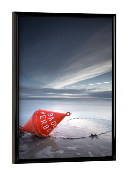 Poster mit schwarzem Rahmen "Badeverbot III" artboxONE - Natur,Reise / Strand und Meer
