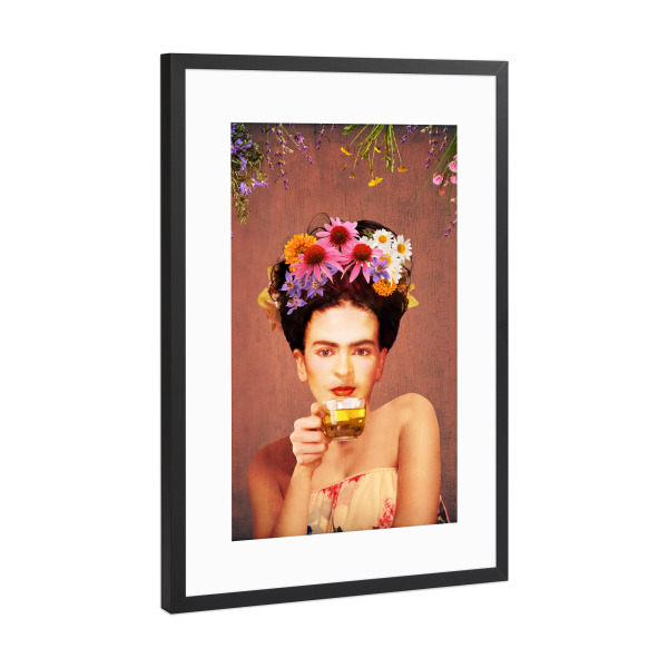 Poster mit Rahmen Schwarz (Metallic) "Frida Drinking Tea" artboxONE - Menschen