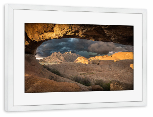 Poster mit Rahmen weiß "Spitzkoppe Felsbogen" artboxONE - Natur,Reise,Reise / Afrika