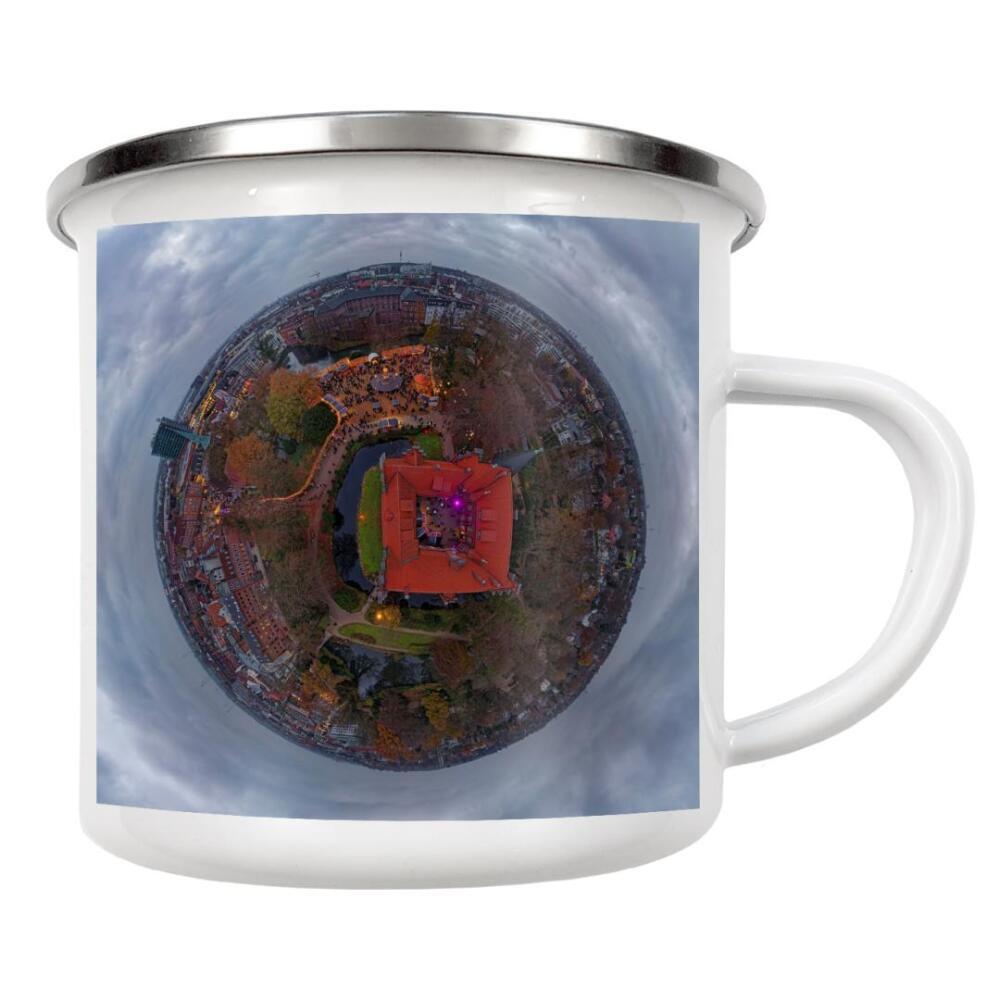 Emaille Tasse "Bergedorfer Weihnachtsmarkt" artboxONE - Städte,Städte / Hamburg,Reise,Architektur,Reise / Länder
