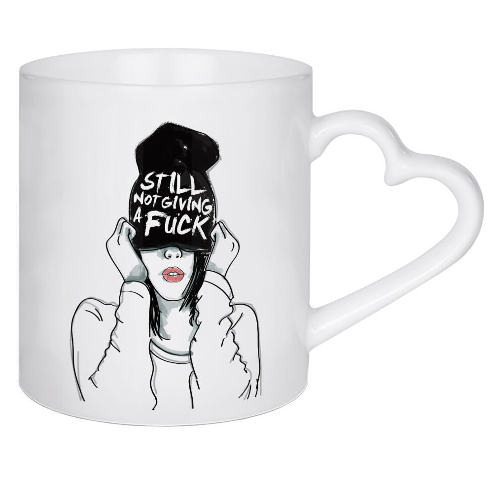 Herztasse "Still-Not-Giving-A-F***" artboxONE - Typografie,Menschen,Streetart - Frau,Person,Mütze,Verstecken,Gesicht,Mund,Typografie,Tinte,Digital