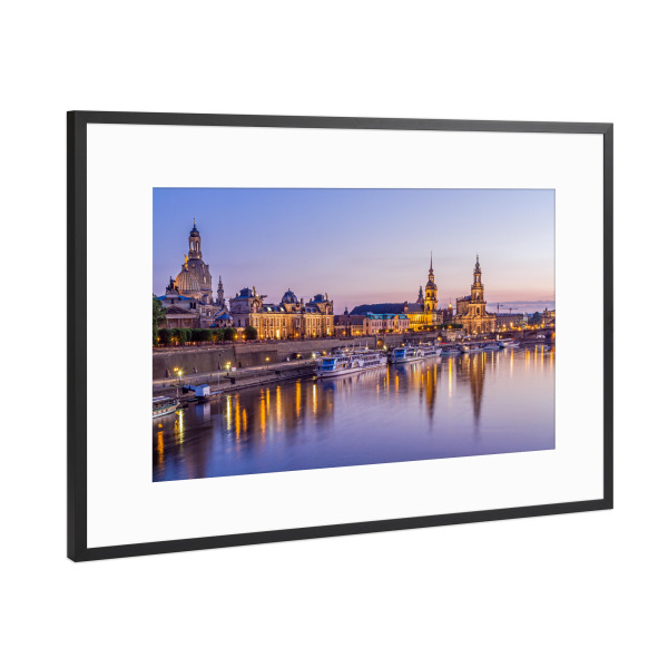 Poster mit Rahmen Schwarz (Metallic) "Skyline Dresden" artboxONE - Städte / Dresden
