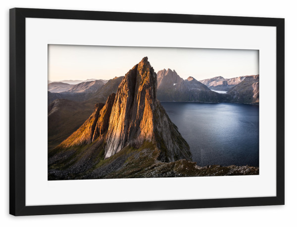 Poster mit Rahmen schwarz "The Sunrise Mountain" artboxONE - Natur,Reise,Reise / Länder