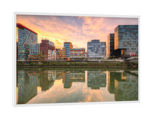 Poster mit weißem Rahmen "Düsseldorf Spiegelung Medienhafen" artboxONE - Reise,Architektur,Städte / Düsseldorf
