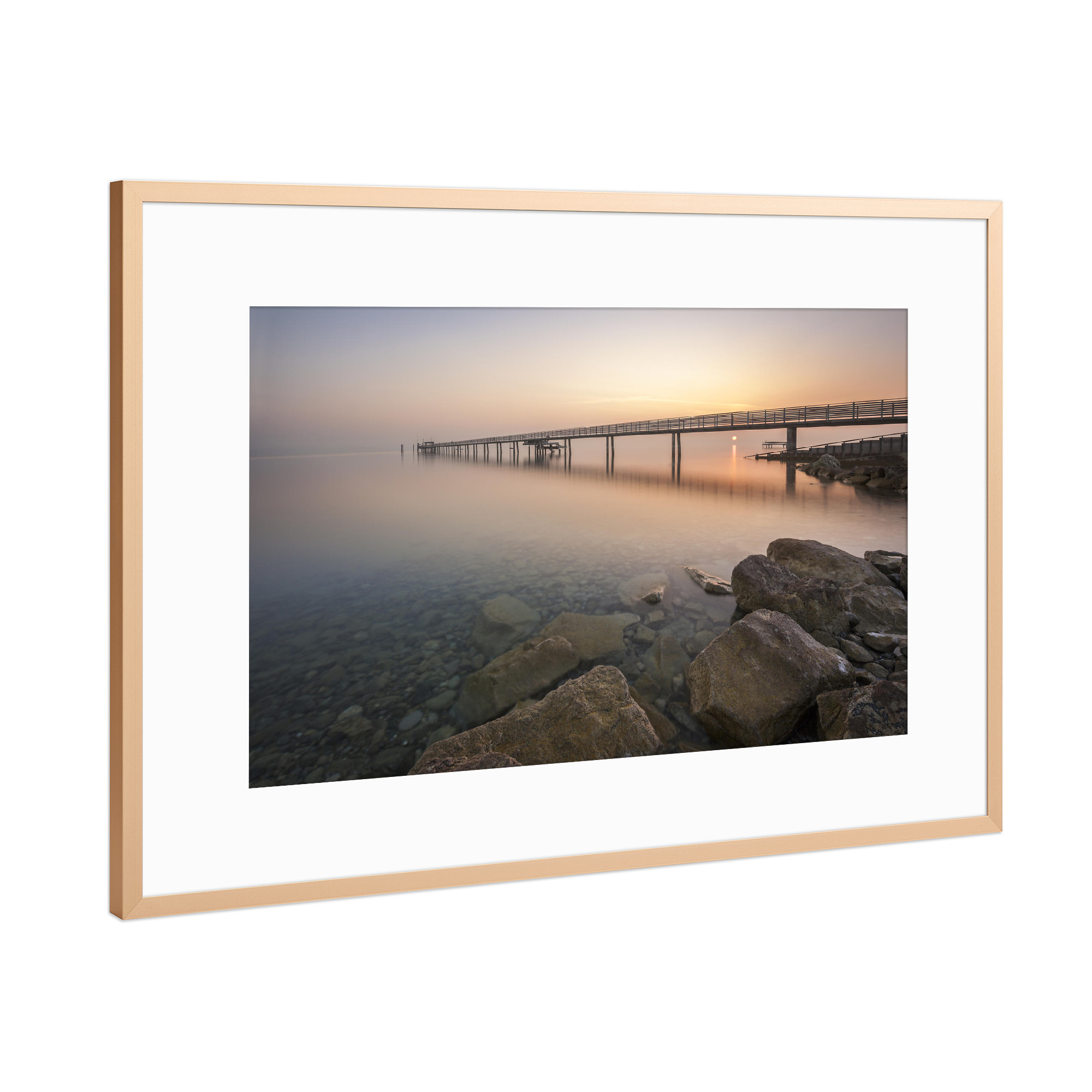 Poster mit Rahmen Kupfer "Steg #4" artboxONE - Natur,Architektur - See,Wasser,Schweiz,Sonnenaufgang,Steg,Landschaft