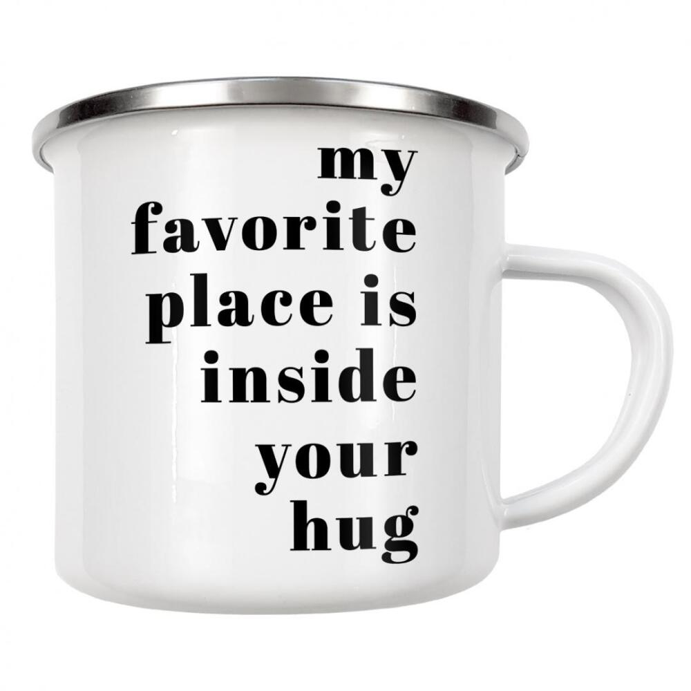 Emaille Tasse "Favorite place - inside your hug" artboxONE - Typografie,Liebe