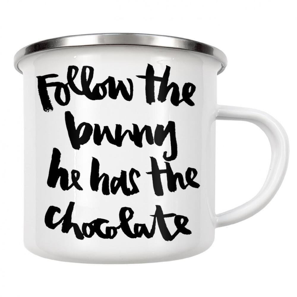 Emaille Tasse "Follow the bunny" artboxONE - Typografie,Schwarzweiß - Ostern,Easter,Osterhase,Kinder,Familie,Saisonal,Frühling,Hase,Typo,Typografie