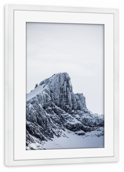 Poster mit Rahmen weiß "Schneegipfel" artboxONE - Natur - Berg,Mountain,Berggipfel,Gebirge,Berspitze,Norwegen,Skandinavien,Nordnorwegen,Felsen,Winter