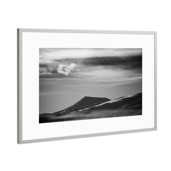 Poster mit Rahmen Silber "Snowy Mountain B&W" artboxONE - Natur,Schwarzweiß