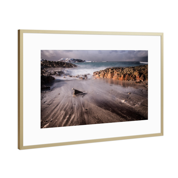 Poster mit Rahmen Gold "Nordic Coast" artboxONE - Natur - Norwegen,Nordnorwegen,Skandinavien,Landschaft,Arktisch,Arktis,Küste,Küstelandschaft,Strand