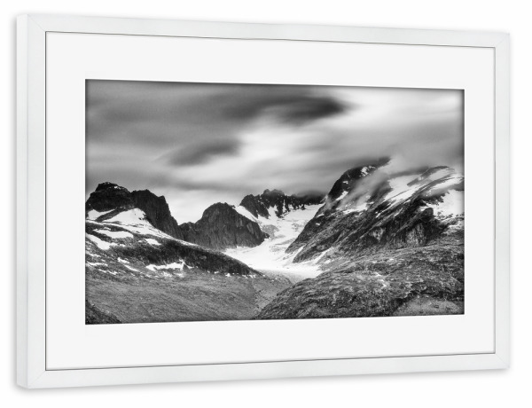 Poster mit Rahmen weiß "Norwegische Gipfel" artboxONE - Natur,Schwarzweiß