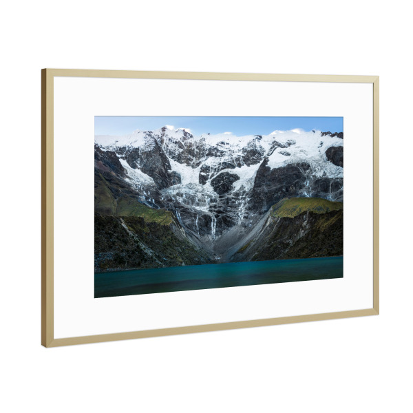 Poster mit Rahmen Gold "Laguna Humantay" artboxONE - Natur,Reise - See,Berge,Peru,Lake,Mountain