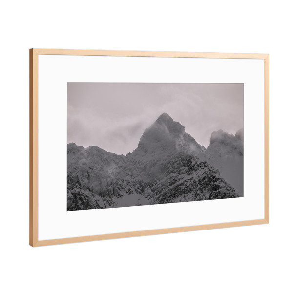 Poster mit Rahmen Kupfer "Berggipfel Kvaløya" artboxONE - Natur - Berg,Mountain,Norwegen,Norway