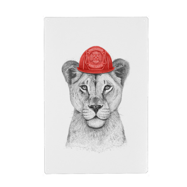 Metall Poster "Feuerwehr Löwin" artboxONE - Tiere - Löwe,Löwin,Feuerwehr,Feuerwehrfrau,Firefighter - Blechschild