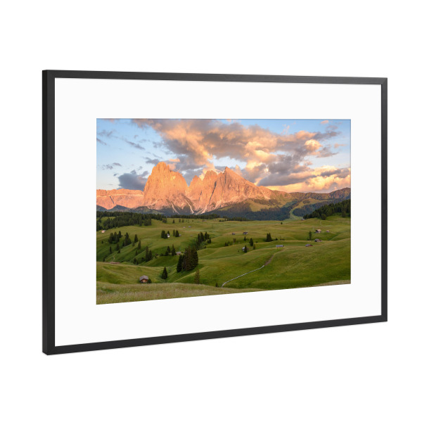Poster mit Rahmen Schwarz (Metallic) "Alpenglühen auf der Seiser Alm" artboxONE - Natur - Südtirol,Italien,Alpen