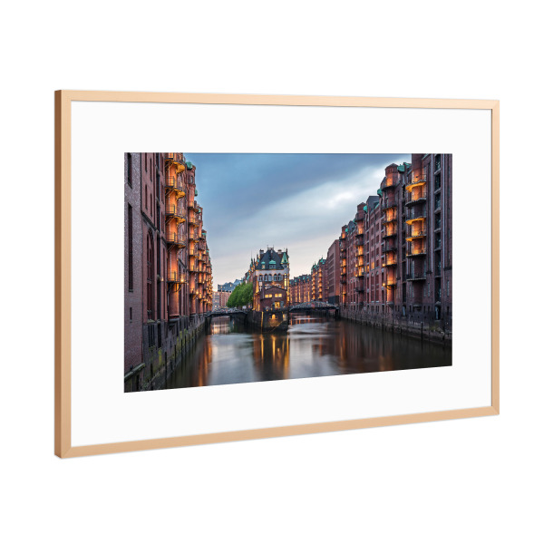 Poster mit Rahmen Kupfer "Blaue Stunde in Hamburg" artboxONE - Städte / Hamburg - Hamburg,Speicherstadt,Stadt,Deutschland