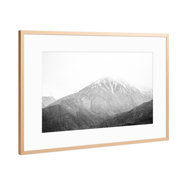 Poster mit Rahmen Kupfer "Fading mountain" artboxONE - Natur,Reise,Schwarzweiß - Mountain,Fog,Snow