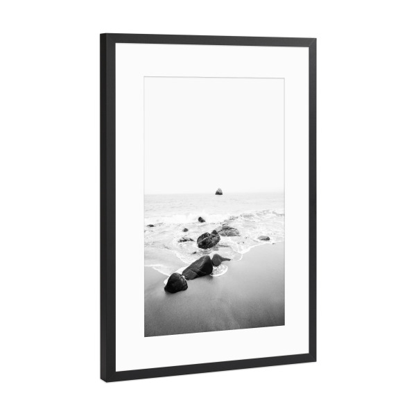 Poster mit Rahmen Schwarz (Metallic) "Black & White Ocean" artboxONE - Natur,Schwarzweiß,Reise / Strand und Meer - Meer,Strand,Felsen,Ozean