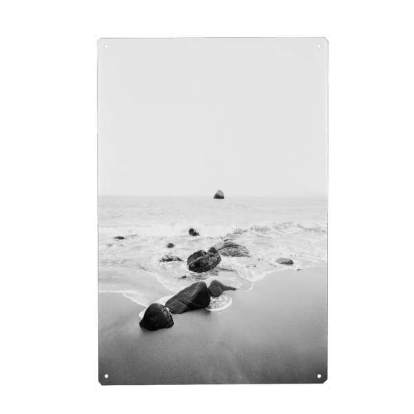 Metall Poster "Black & White Ocean" artboxONE - Natur,Schwarzweiß,Reise / Strand und Meer - Meer,Strand,Felsen,Ozean - Blechschild
