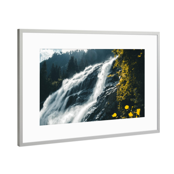 Poster mit Rahmen Silber "Wasser fällt" artboxONE - Natur - Wasserfall,Alpen,Berge,Sonnenaufgang,Wald