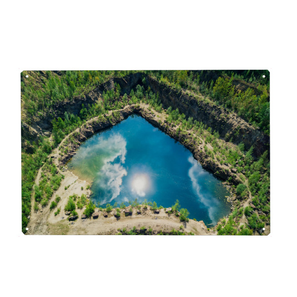 Metall Poster "Steinbruch "Pik" artboxONE - Natur,Reise,Reise / Strand und Meer - Drohne,Luftbild,See,Natur,Landschaft - Blechschild