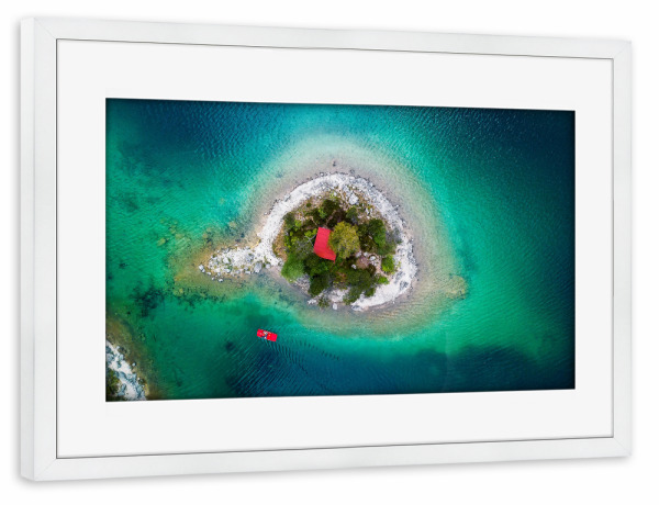 Poster mit Rahmen weiß "Alpenkaribik" artboxONE - Reise / Strand und Meer - Drohne,Insel,Karibik,Alpen