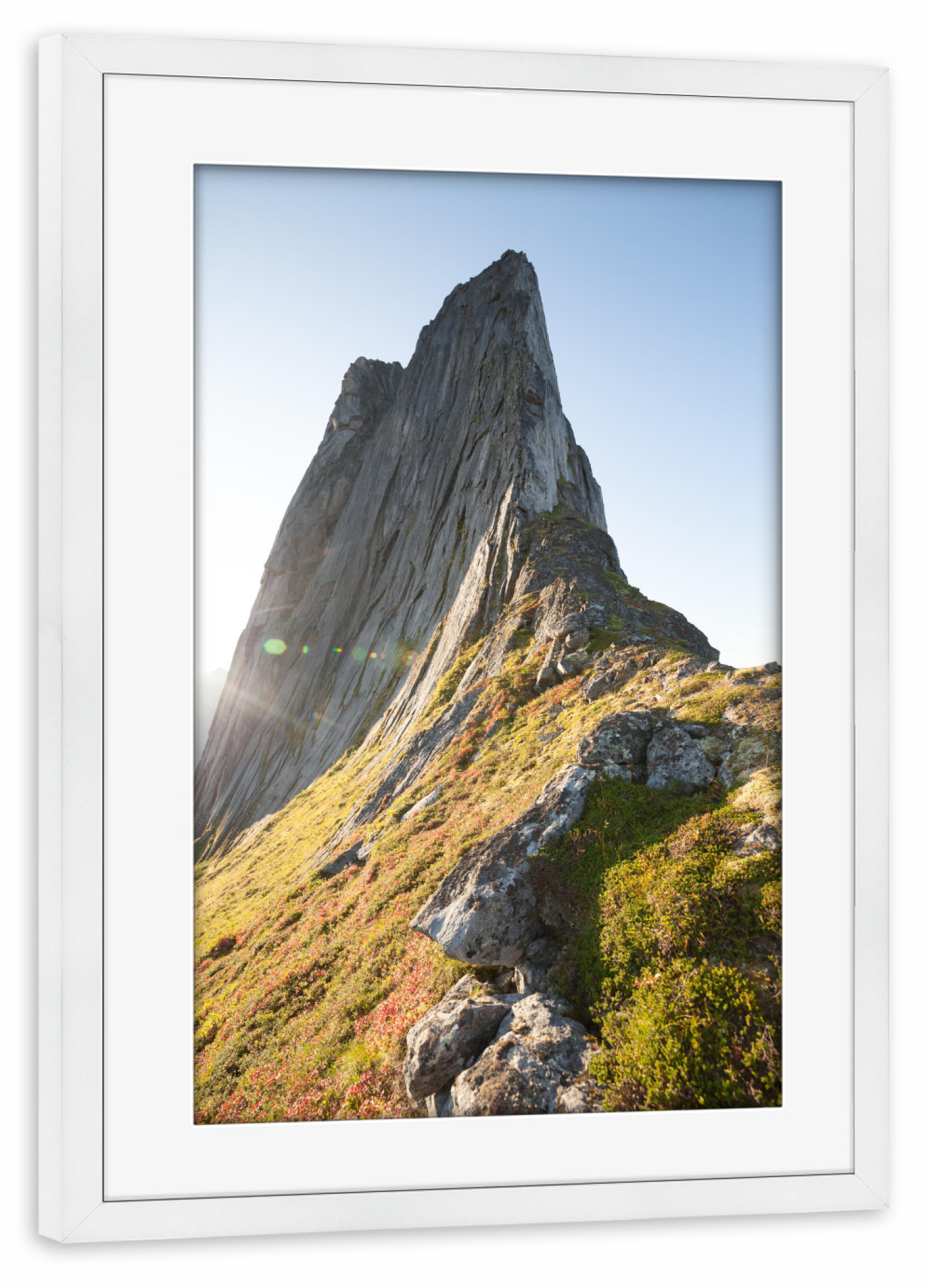 Poster mit Rahmen weiß "Climb me!" artboxONE - Reise - Norwegen,Skandinavien,Bergspitze,Berg