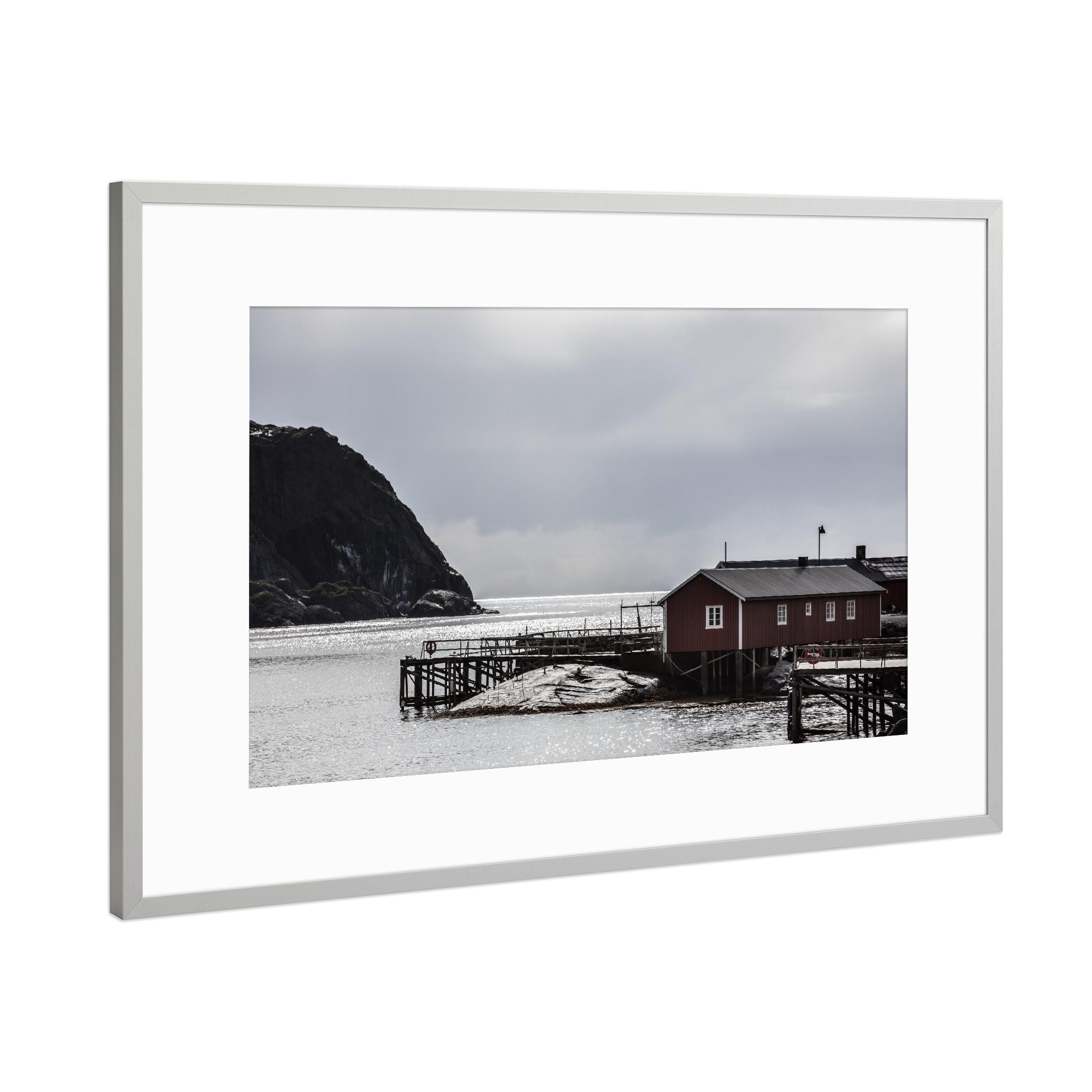 Poster mit Rahmen Silber "By the Sea" artboxONE - Reise - Norwegen,Lofoten,Bootshaus,See,Fjord