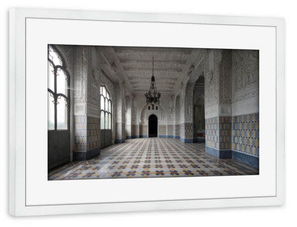 Poster mit Rahmen weiß "Black Chandelier" artboxONE - Architektur - Verlassen,Lost places,Lost,Castle,Schloss,Muster