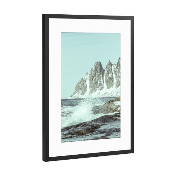 Poster mit Rahmen Schwarz (Metallic) "Explore Norway" artboxONE - Reise - Norwegen,Senja,Skandinavien