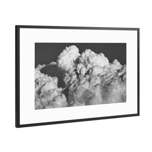 Poster mit Rahmen Schwarz (Metallic) "Gewitterwolken" artboxONE - Natur,Schwarzweiß - Gewitter,Wolken,Himmel