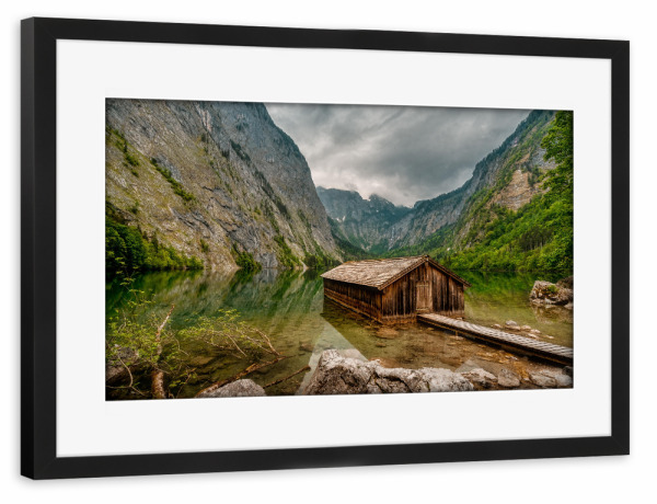 Poster mit Rahmen schwarz "Obersee, Berchtesgaden" artboxONE - Natur - Alpen,Bayern,Alm,See,Hütte,Natur,Landschaft,Berge,Berchtesgaden