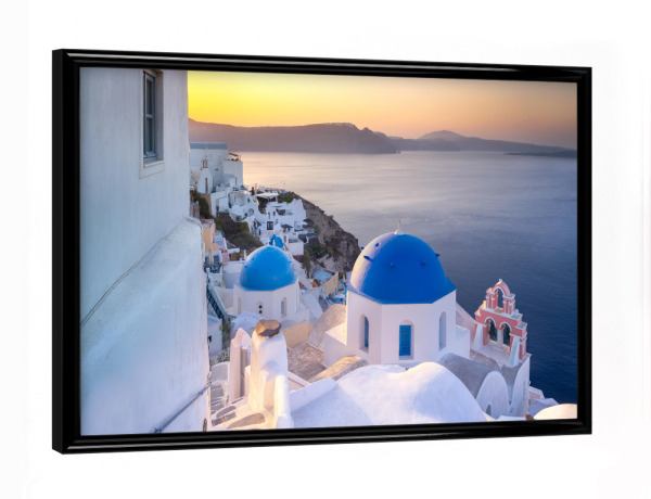 Poster mit schwarzem Rahmen "Oia auf Santorin, Griechenland" artboxONE - Reise,Reise / Strand und Meer,Reise / Länder