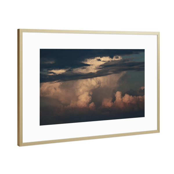 Poster mit Rahmen Gold "Wolken Treffen" artboxONE - Natur - Donner,Wolke,Himmel,Regen