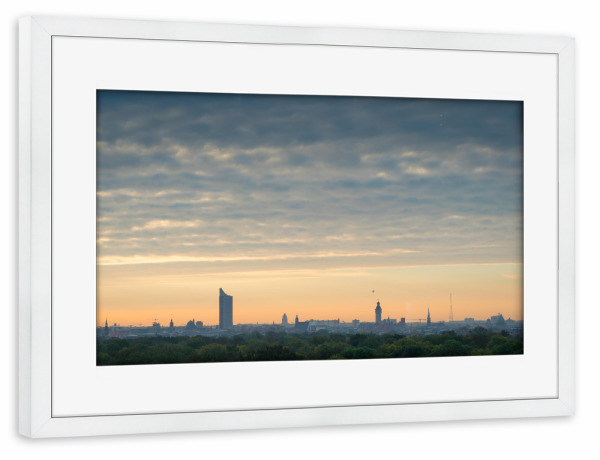 Poster mit Rahmen weiß "Ein Morgen in Leipzig" artboxONE - Städte - Leipzig,Sachsen,Deutschland,Stadt,Skyline