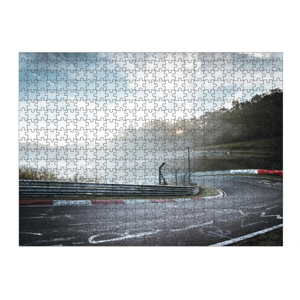 Puzzle Ravensburger "Die Rennstrecke im Herbstnebel" artboxONE - Sport / Motorsport - Nürbrurging,Nordschleife,Motorsport,Nebel,Herbst,Eifel