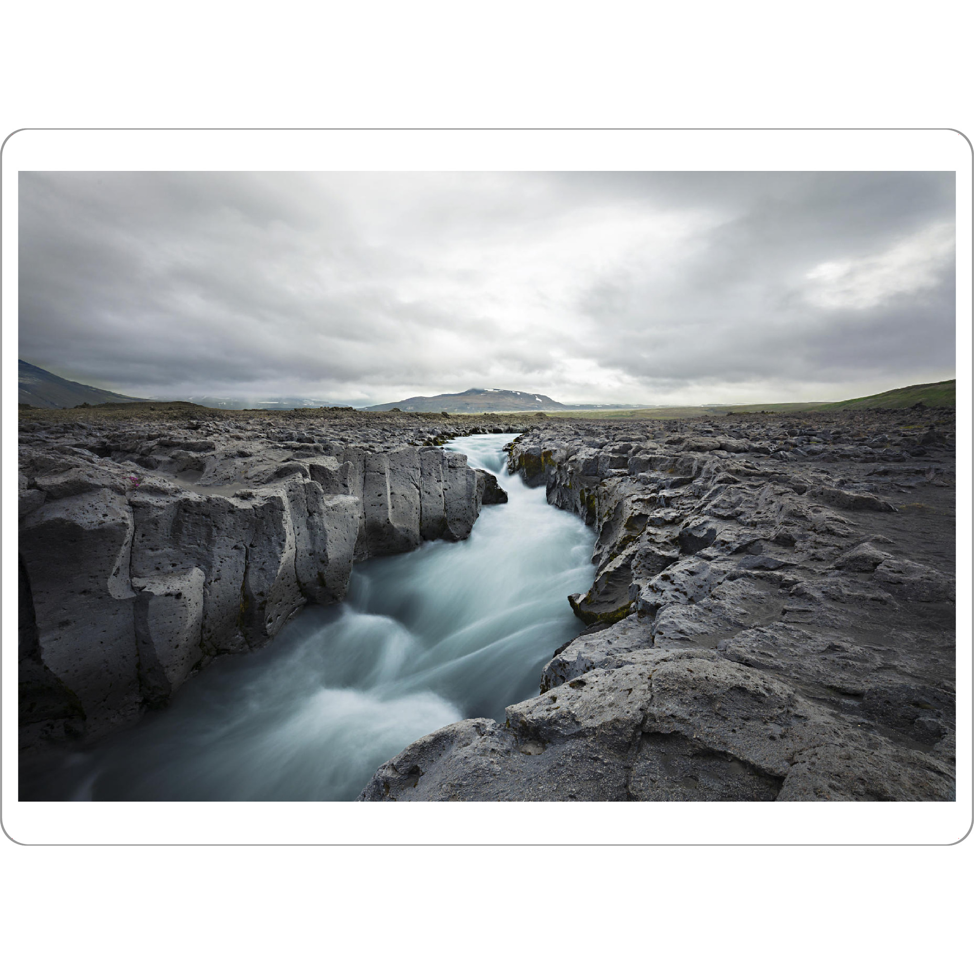 Tischset "Kaldidalur" artboxONE - Natur - Wasser,Fluss,Wolken,Landschaft,Island,Kaldidalur,Fels,Rau - Bild wasser