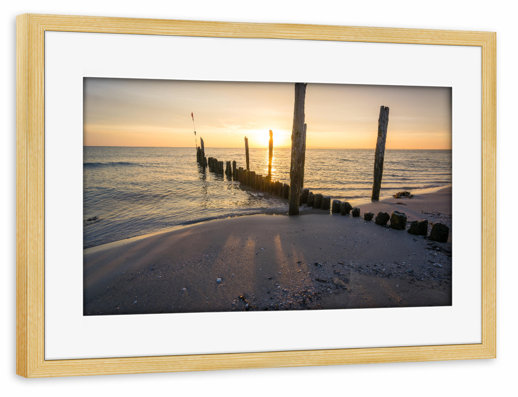 Poster mit Rahmen kiefer "Sonnenaufgang an der Ostsee" artboxONE - Reise / Strand und Meer - Schaabe,Buhne,Ostsee,Meer,Juliusruh