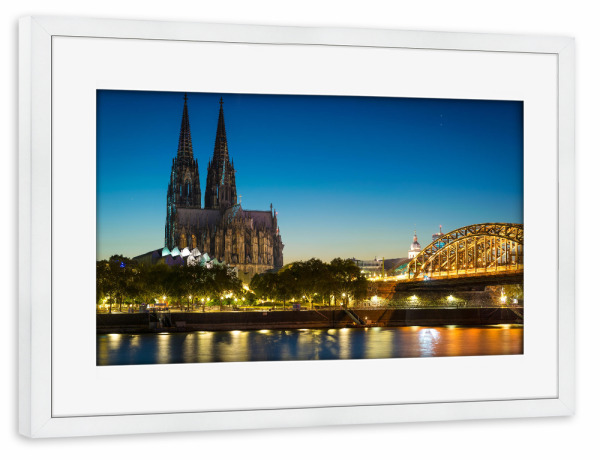 Poster mit Rahmen weiß "Blaue Stunde in Köln" artboxONE - Städte / Köln - Köln,Dom,Hohenzollernbrücke