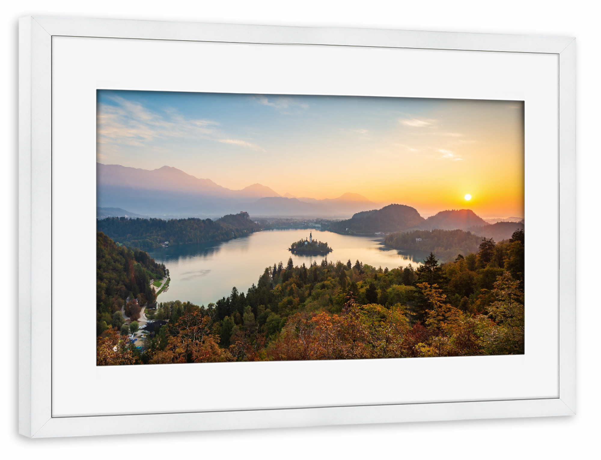Poster mit Rahmen weiß "Bleder See in Slowenien" artboxONE - Reise / Länder - Sonnenaufgang,Herbst,Berge