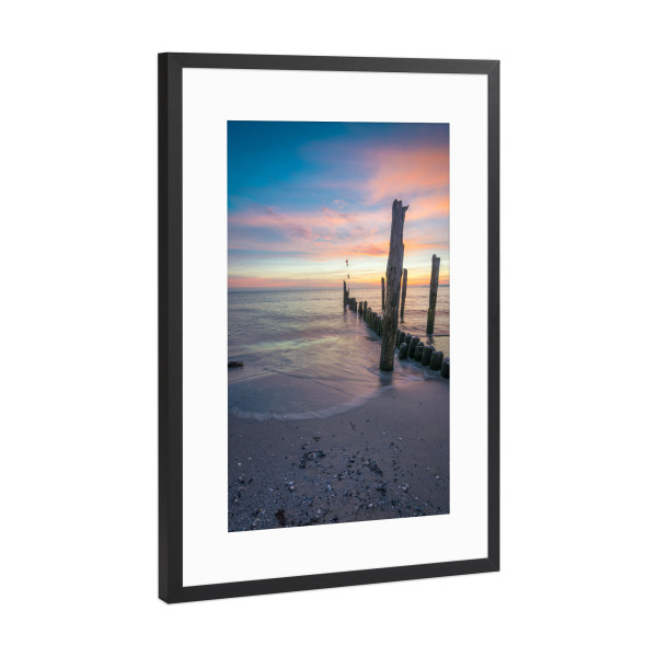 Poster mit Rahmen Schwarz (Metallic) "Morgen an der Ostsee" artboxONE - Reise / Strand und Meer - Strand,Küste,Meer,Sonnenaufgang