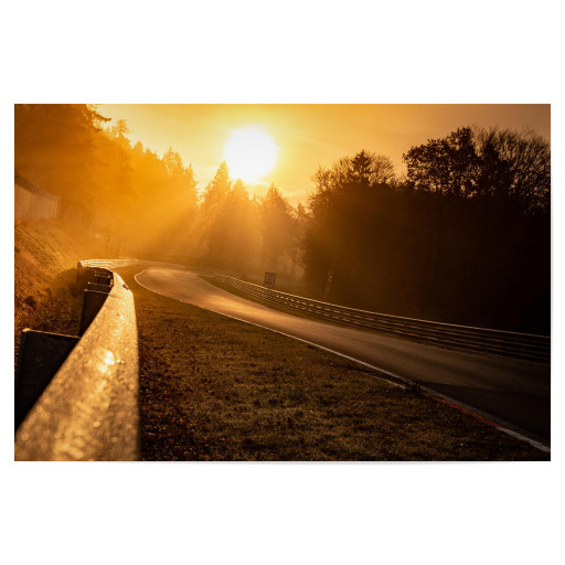 Goldener Morgen an der Rennstrecke