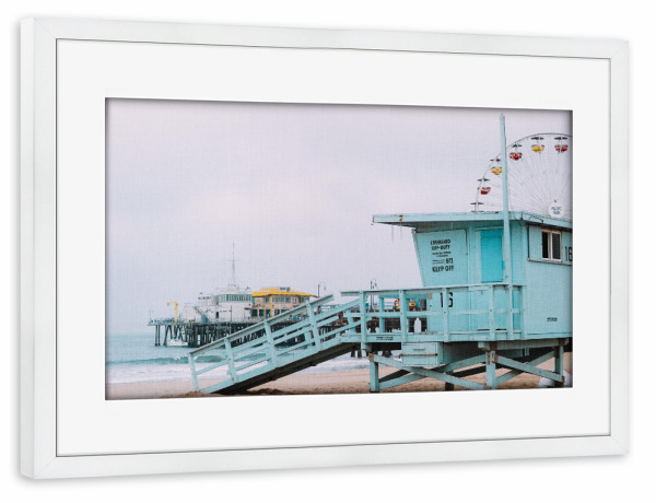 Poster mit Rahmen weiß "Lifeguard Off Duty" artboxONE - Reise / Strand und Meer,Städte / Los Angeles - Lifeguard,Lifeguard house,Beach