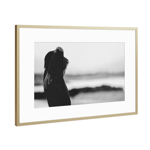 Poster mit Rahmen Gold "Time To Get Salty" artboxONE - Menschen,Schwarzweiß,Reise / Strand und Meer - Beach,Surfer,Surf,Ocean