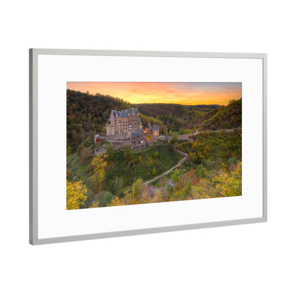 Poster mit Rahmen Silber "Burg Eltz im Herbst" artboxONE - Reise,Architektur - Rheinland-pfalz,Mosel,Eifel,Burg eltz,Burg,Herbst,Sonnenuntergang