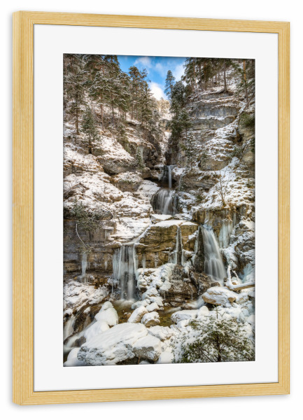 Poster mit Rahmen kiefer "Wasserfall in Bayern im Winter" artboxONE - Natur,Reise / Länder