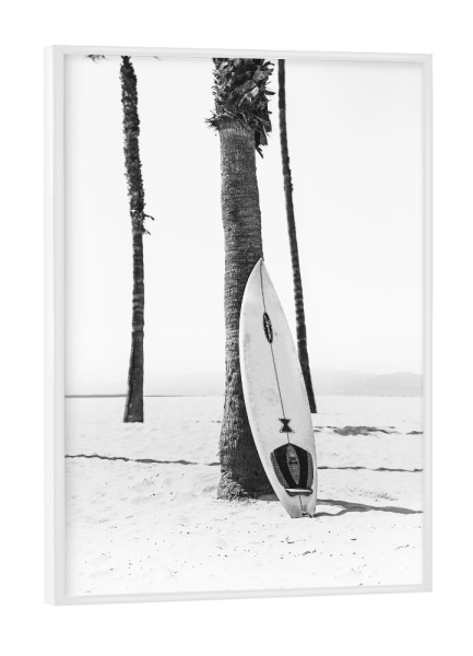 Poster mit weißem Rahmen "SURF BW" artboxONE - Reise,Schwarzweiß - Beach,Sea,Surfboard,Surfing,Waves,Ocean,Black and white,Photography
