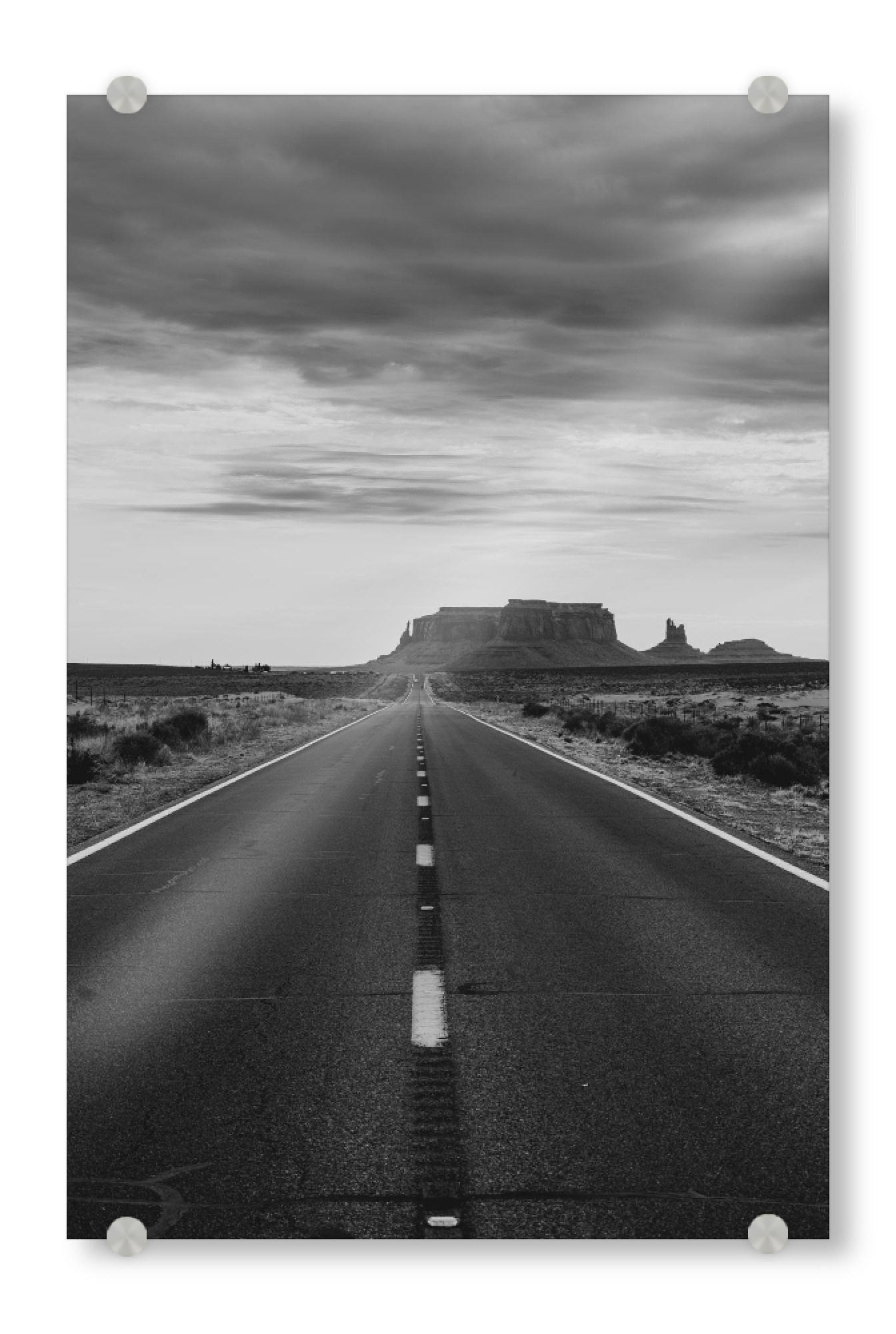 Acrylglasbild "Utah highway" artboxONE - Natur,Reise,Schwarzweiß - Utah,Highway,Road,Roadtrip,Wanderlust,Monument valley,Desert
