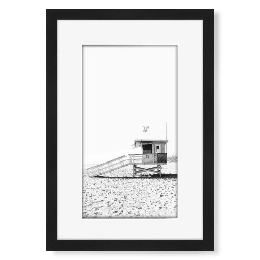 Lifeguard tower BW